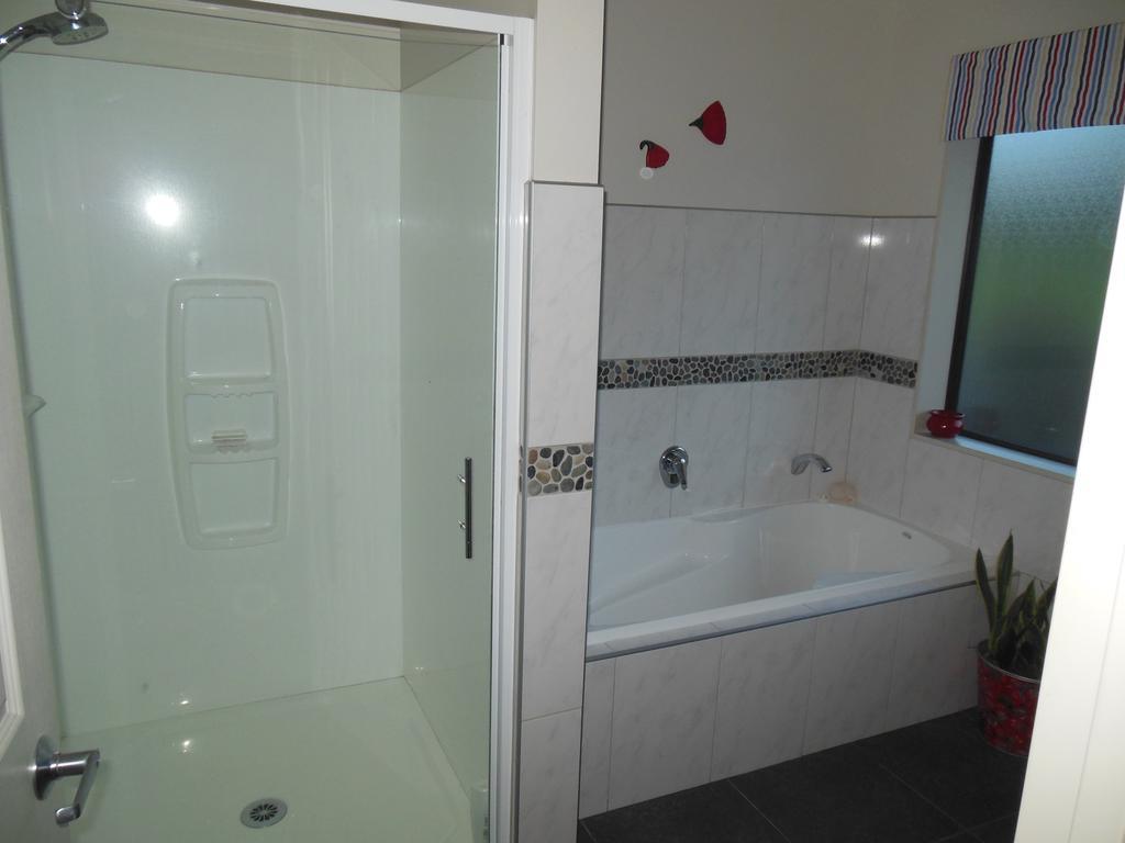 Silverdale Garden Stay Орева Екстериор снимка